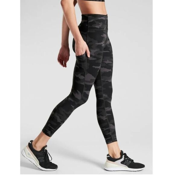 Athleta Ultimate Stash Camo 7/8 size S - Picture 2 of 10